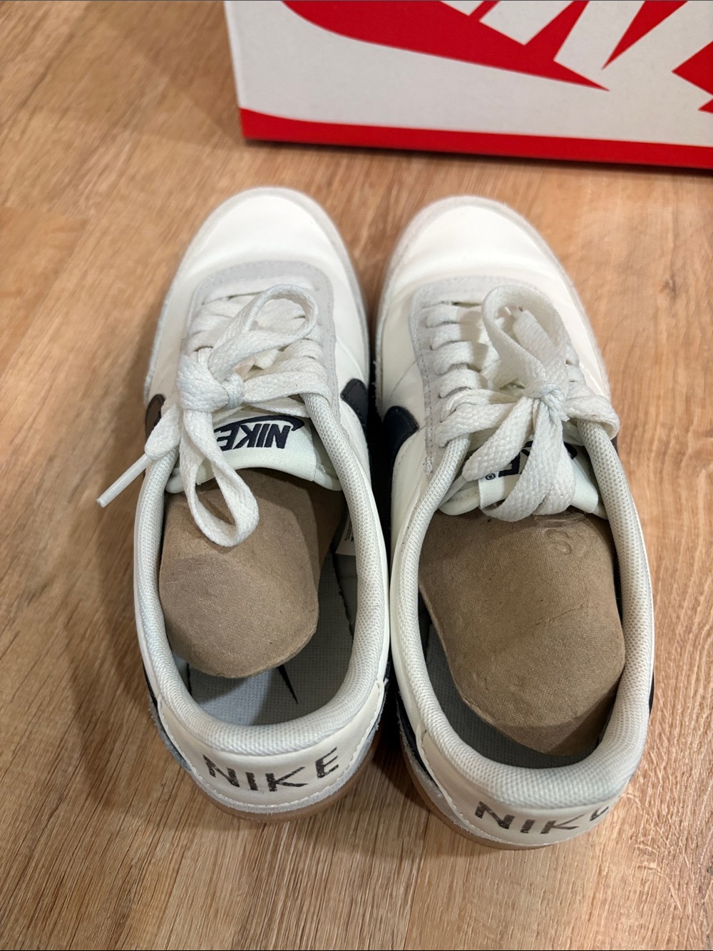 Nike Women’s Killshot 2 Sneakers in White/Black/Gum Sz 7 - Picture 4 of 10